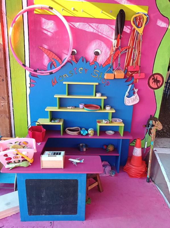 monster cafe - playground