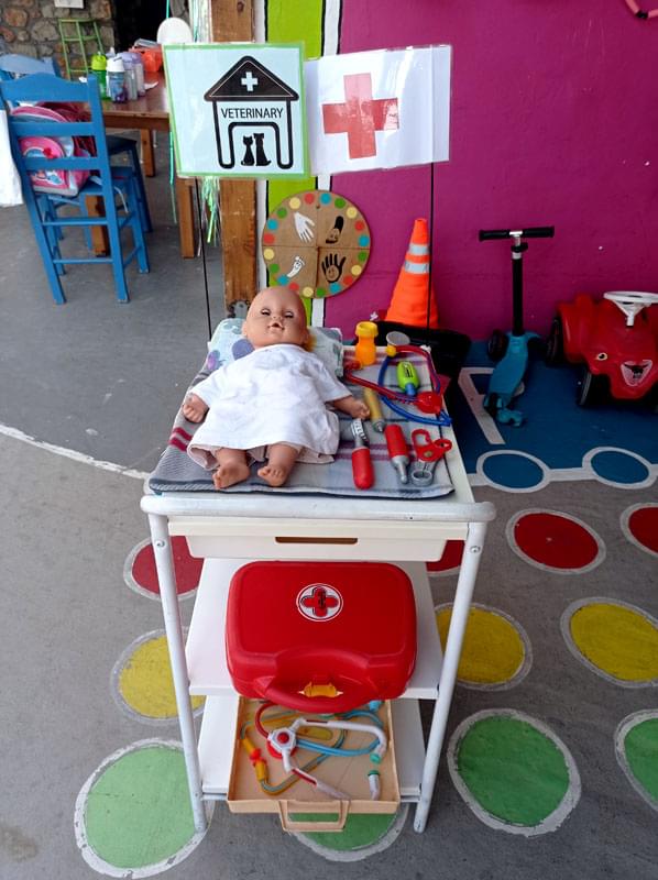 monster cafe - playground